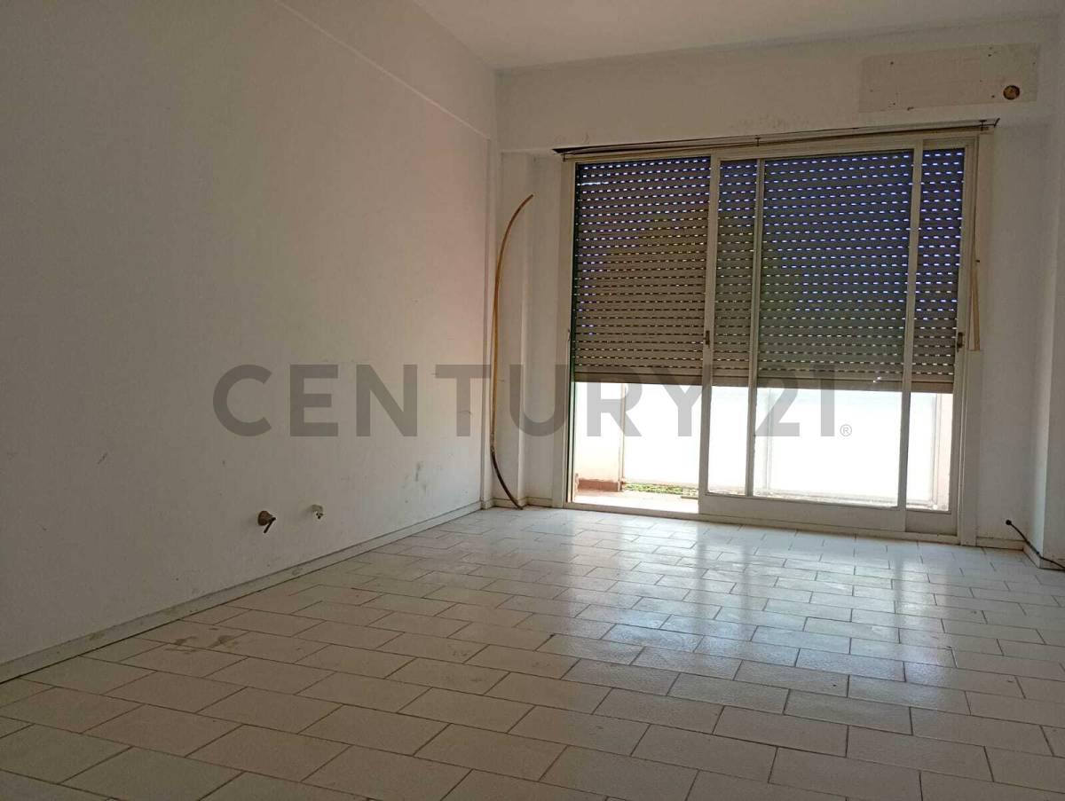Venta departamento 3 ambientes con balcón en Santos Lugares. — foto 1