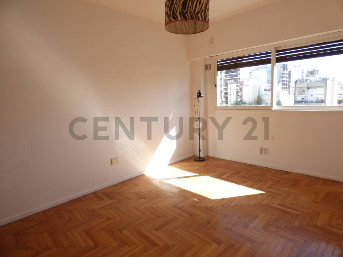 Venta de departamento de 2 ambientes en piso 7 muy luminoso. Lavadero — foto 1