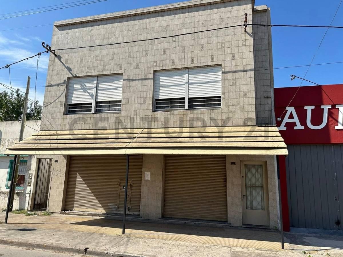 Casa dos dormitorios + local en venta Berisso — foto 1