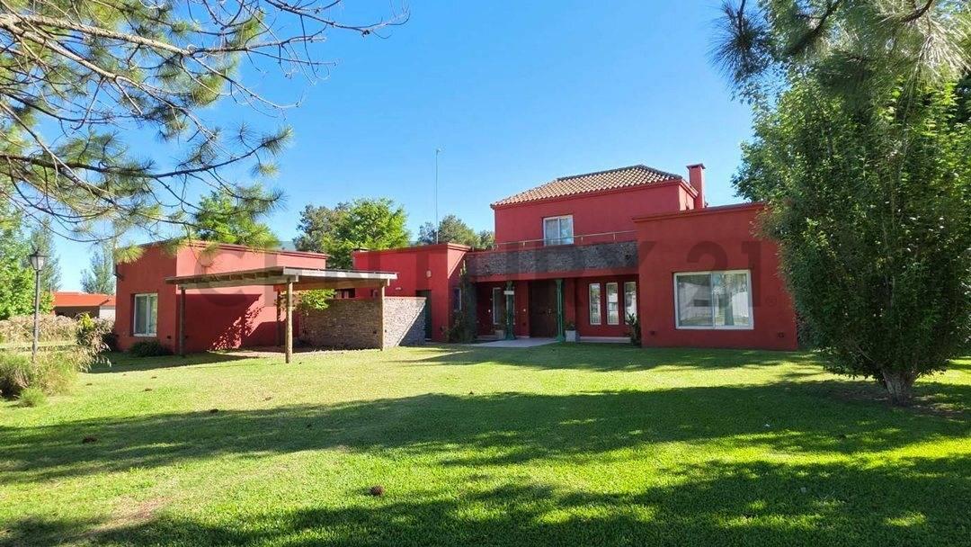 VENTA Casa 5 Ambientes VISTA AL GOLF en Chacras La Primavera Golf, Carlos Keen – ACEPTA PERMUTA — foto 1