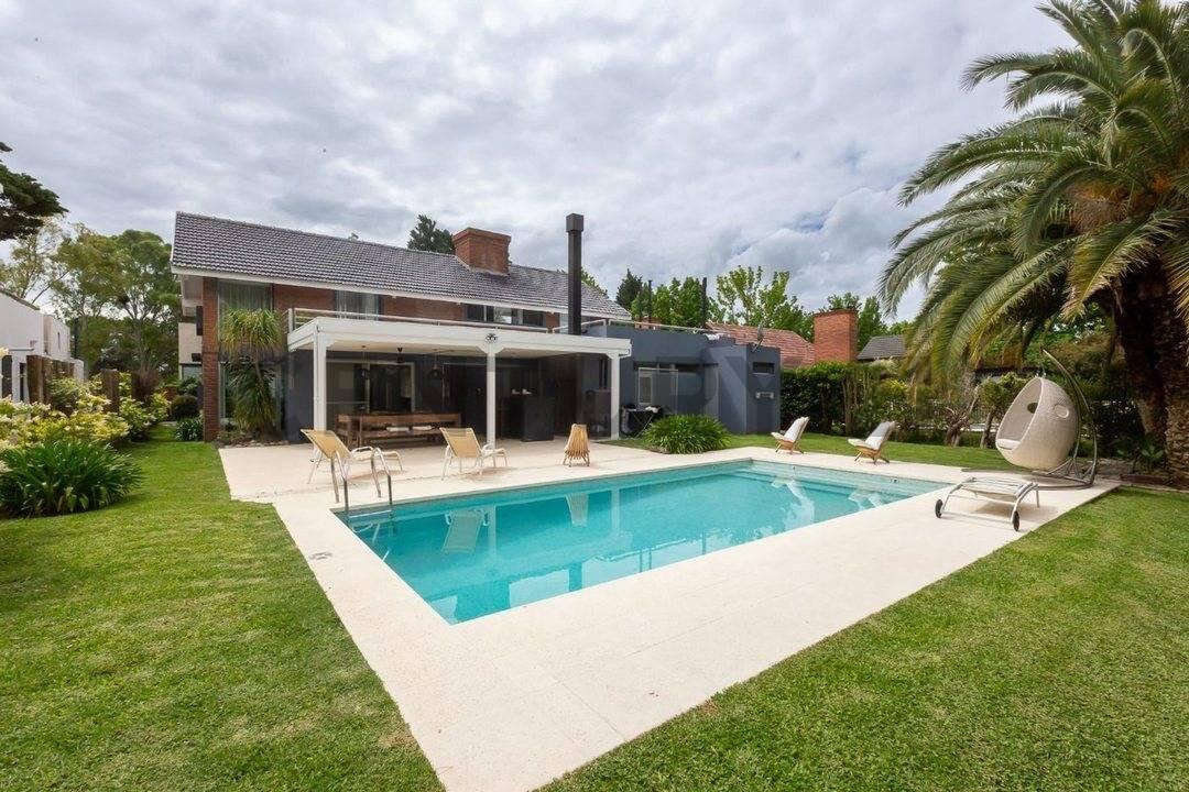 VENTA CASA 5 AMBIENTES EN BARRIO LOS CARDALES COUNTRY CLUB - Acepta permuta — foto 1