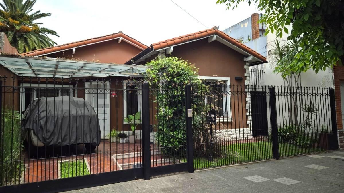 VENTA CASA 3 AMB C/COCHERA - MORON - APTO CREDITO — foto 1