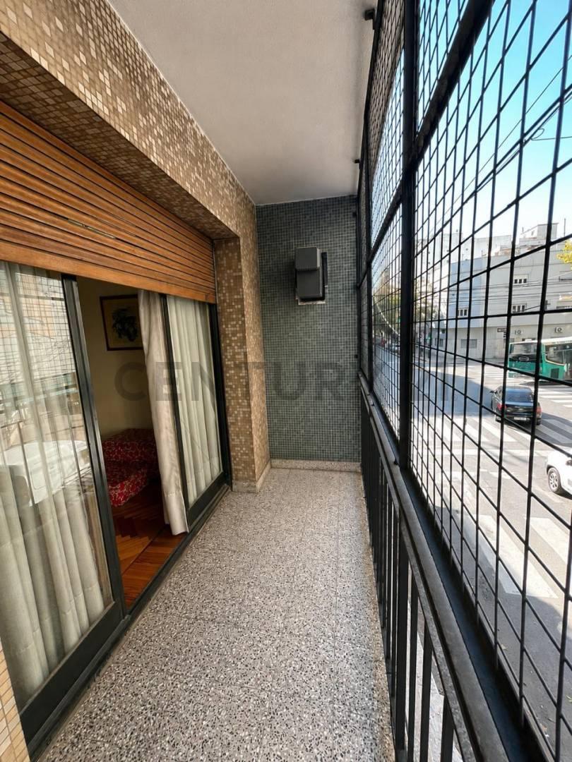 VENTA DE DEPARTMENTO DE 3 AMBIENTES FLORES — foto 1