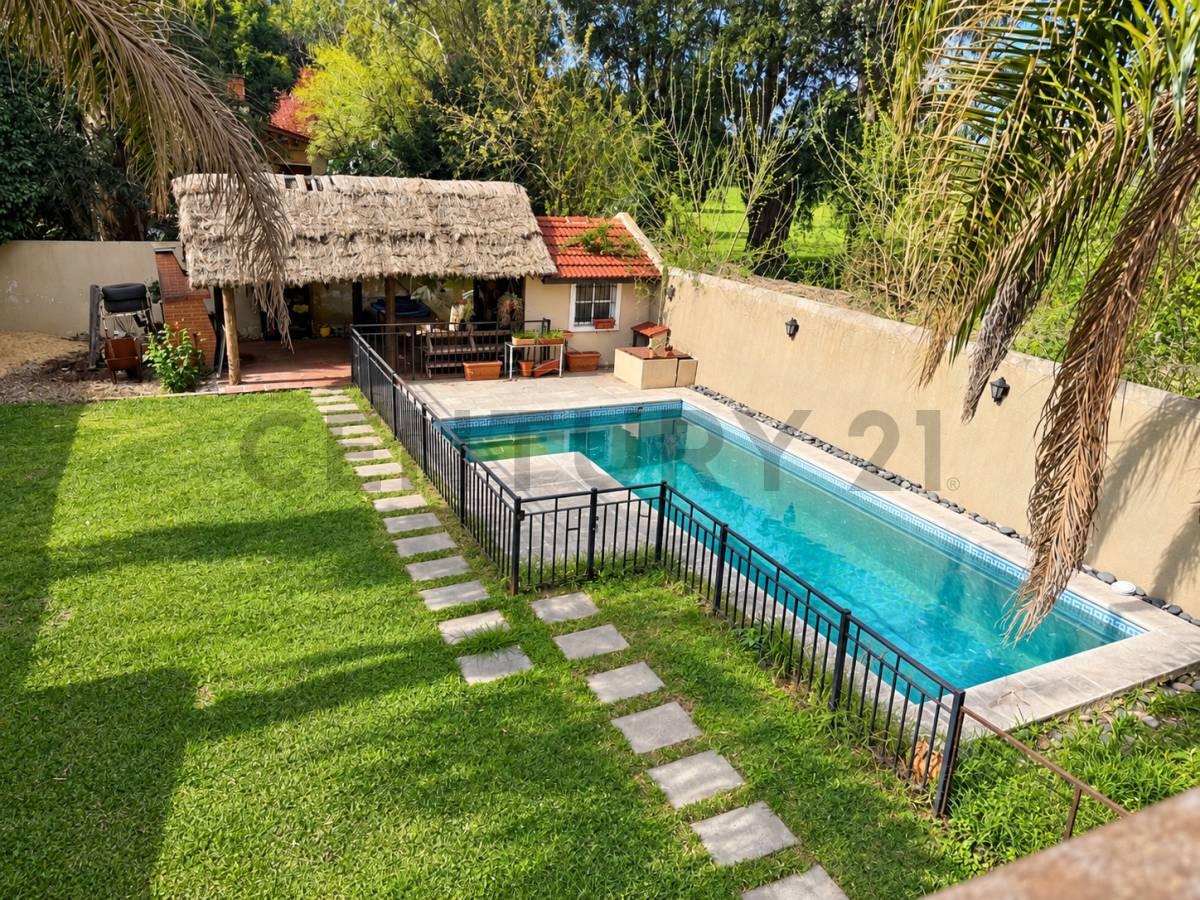 VENTA | CASA 4 AMBIENTES A REFACCIONAR I CON QUINCHO Y PISCINA | TORTUGUITAS — foto 1