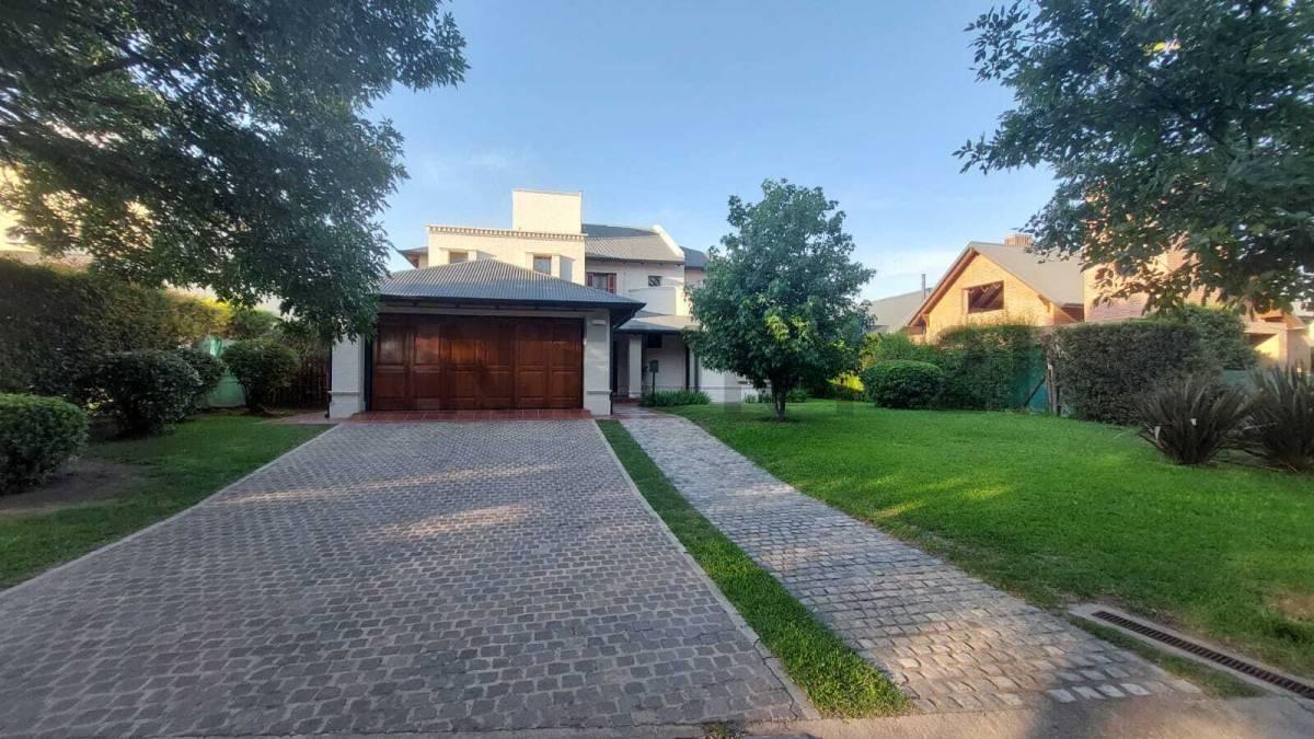 VENTA CASA 3 DORMITORIOS COUNTRY JOCKEY CLUB — foto 1