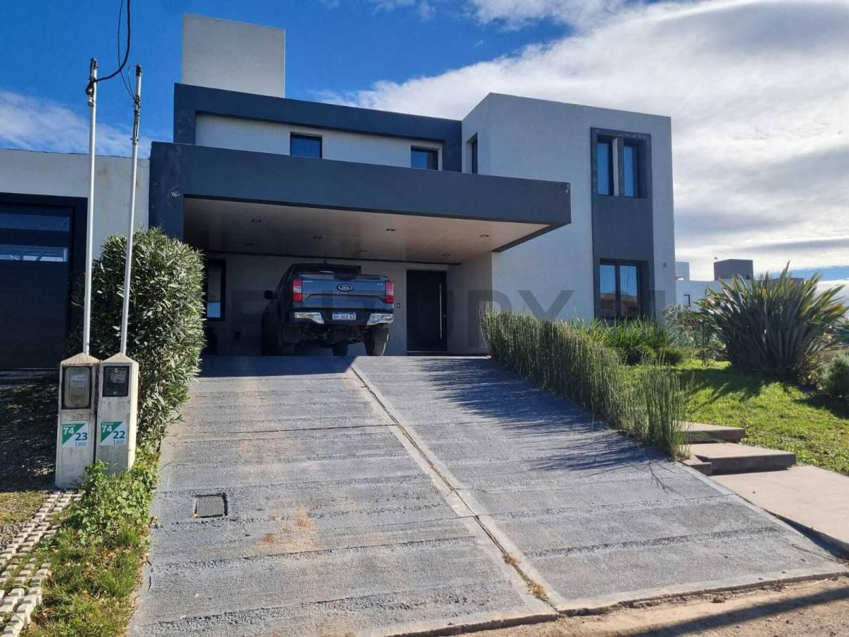 VENTA CASA 3 DORM TEJAS 4 MALAGUEÑO — foto 1