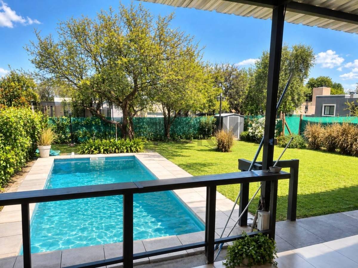 VENTA CASA 2 DOR CON ESCRITORIO Y PILETA EN VILLA CATALINA APTA CREDITO — foto 1