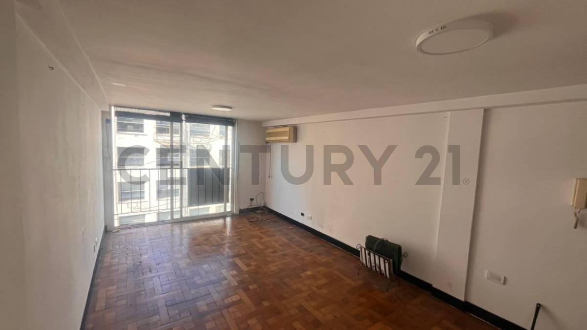 oficina a la venta en barrio microcentro — foto 1