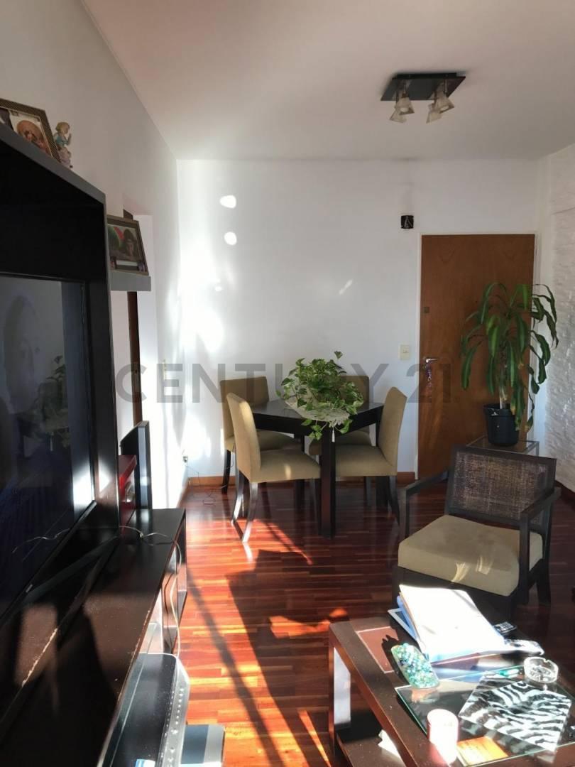 Excelente Semipiso de 3 ambientes, Luminoso,Gran Cocina Piso — foto 1
