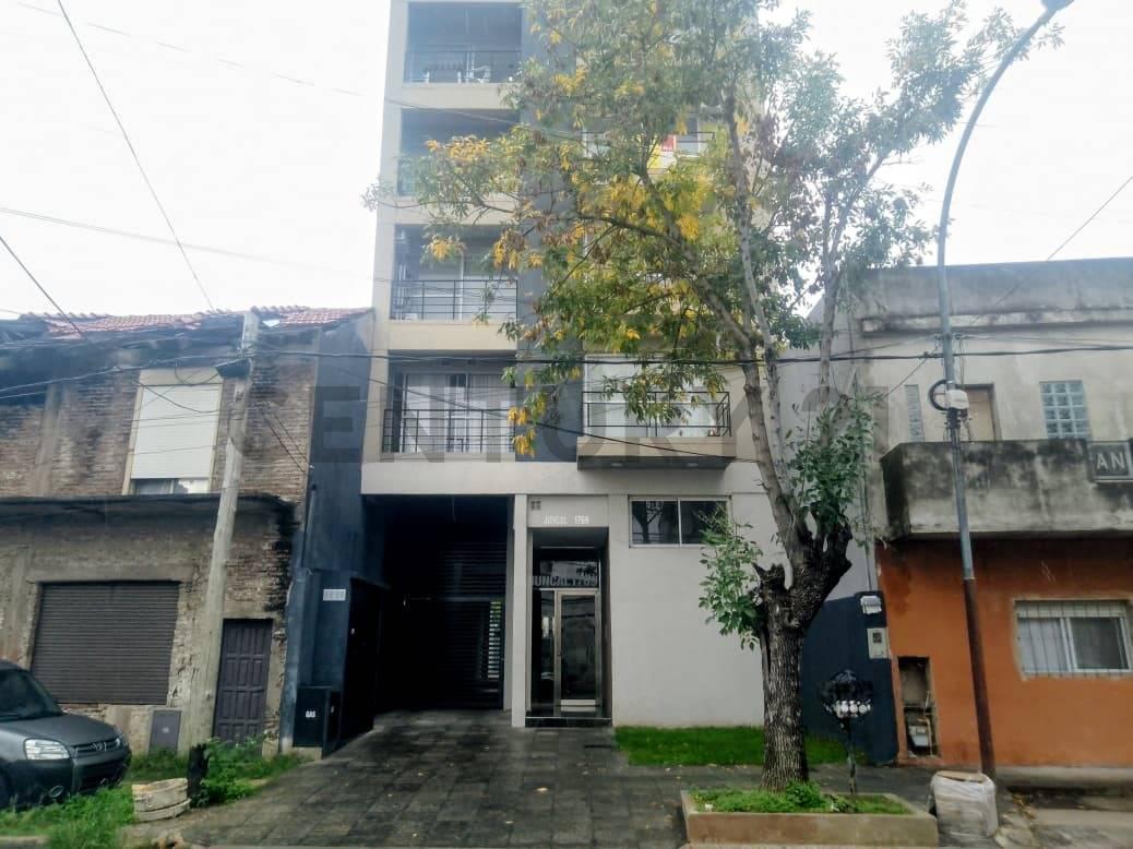 VENTA DE DEPARTAMENTO 2 AMBIENTES CON COCHERA LA7NUS ESTE — foto 1