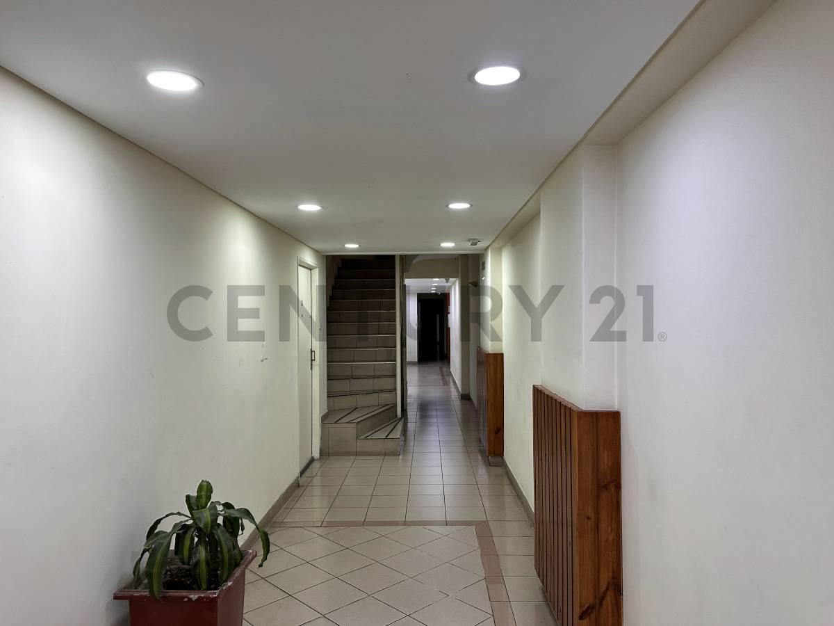 Venta Departamento en piso alto sobre Av. Córdoba – Balvanera — foto 1