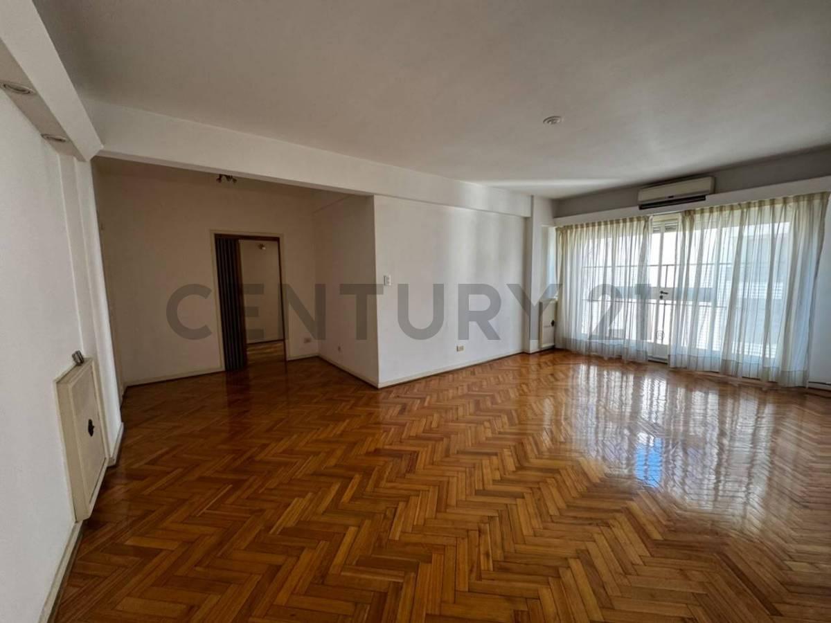 Venta 3 ambietes con dependencia en Caballito — foto 1