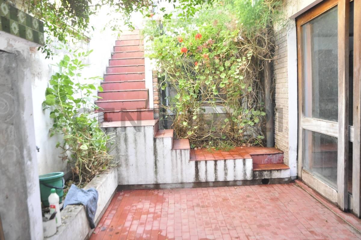 venta casa a reciclar Centro de Mercedes — foto 1
