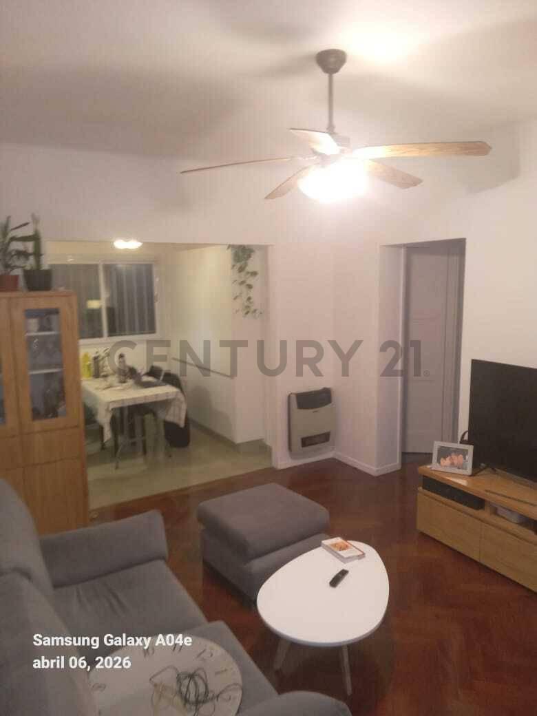VENTA Departamento 4 Ambientes - Primer Piso - Refaccionado a Nuevo - Barrio Gral. San Martín VILLA — foto 1