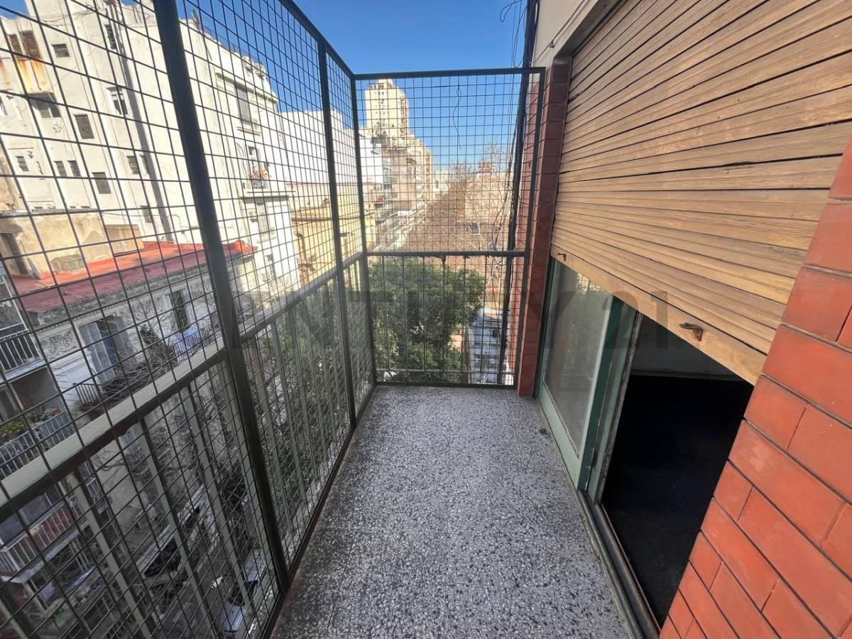 Departamento 2 ambientes con balcón en venta – Balvanera — foto 1