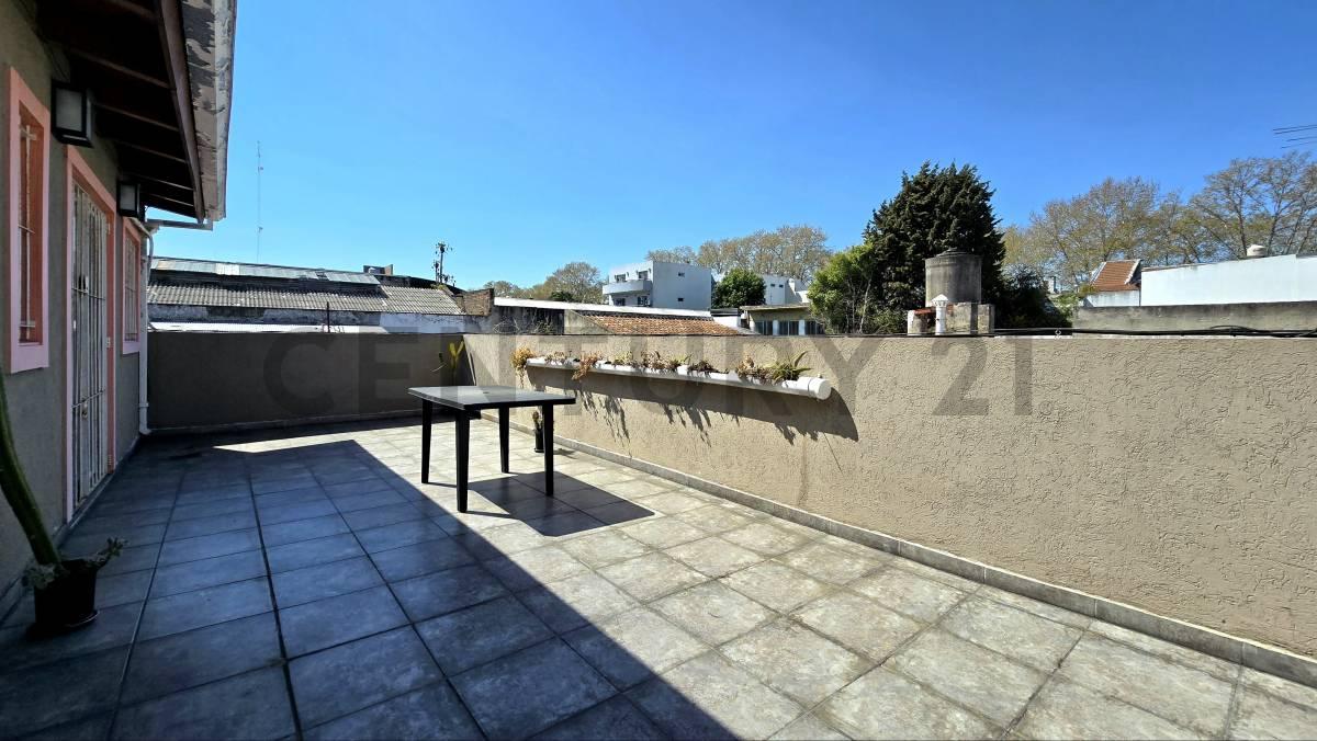 PH 5 AMBIENTES RECICLADO A NUEVO CON PATIO Y TERRAZA - SIN EXPENSAS – VILLA PUEYRREDÓN — foto 1