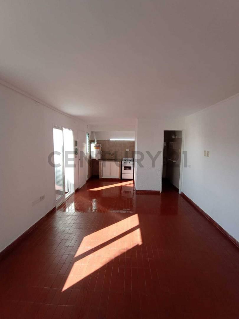 DEPARTAMENTO EN ALQUILER, LA PLATA — foto 1