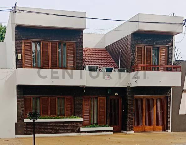 Casa 4 dormitorios con patio y garaje. — foto 1