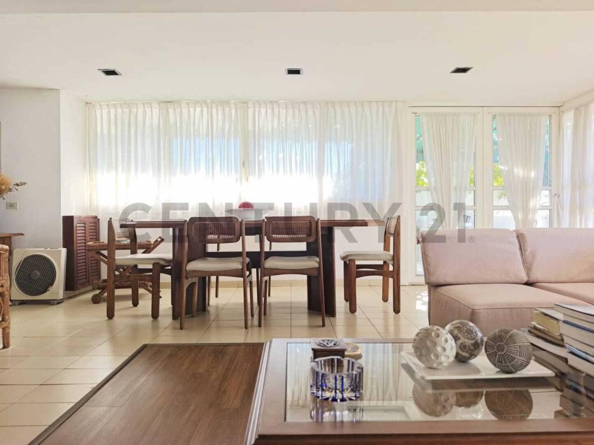Venta Casa en 124 47 y 48 — foto 1