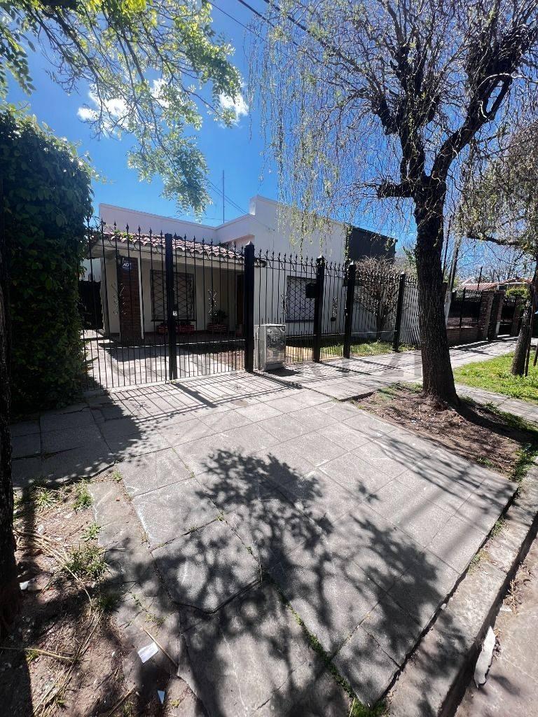 Casa en Alquiler, City Bell, La Plata — foto 1