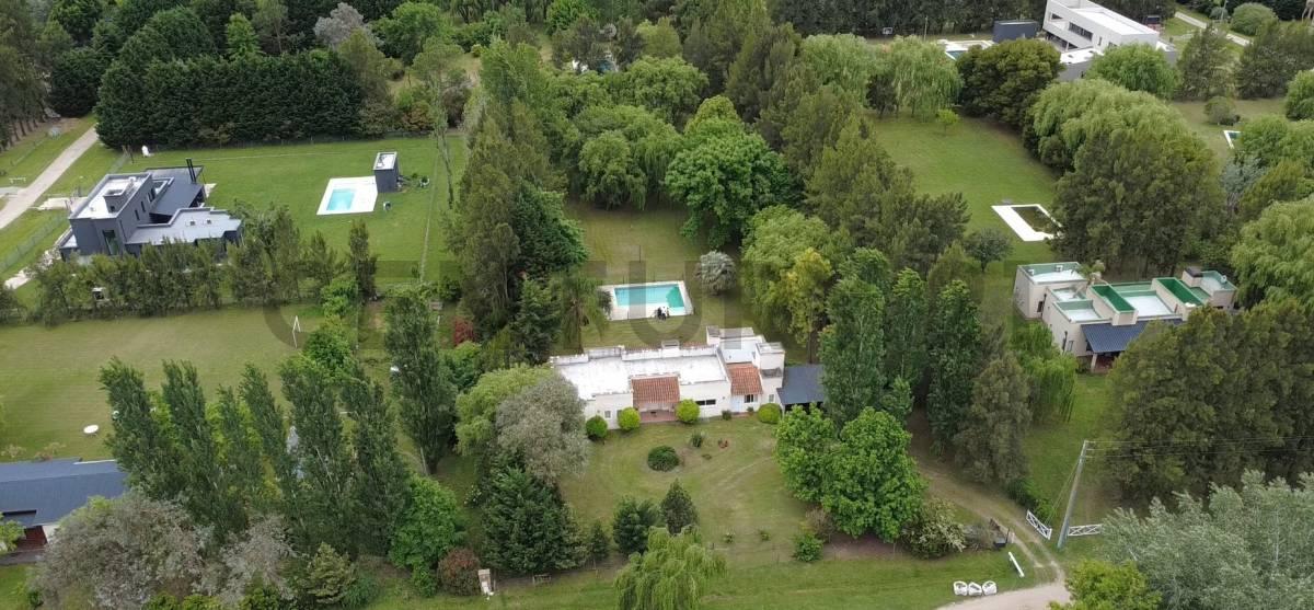 OPORTUNIDAD! Venta Casa de 5 ambientes en Chacras de Uribelarrea. — foto 1