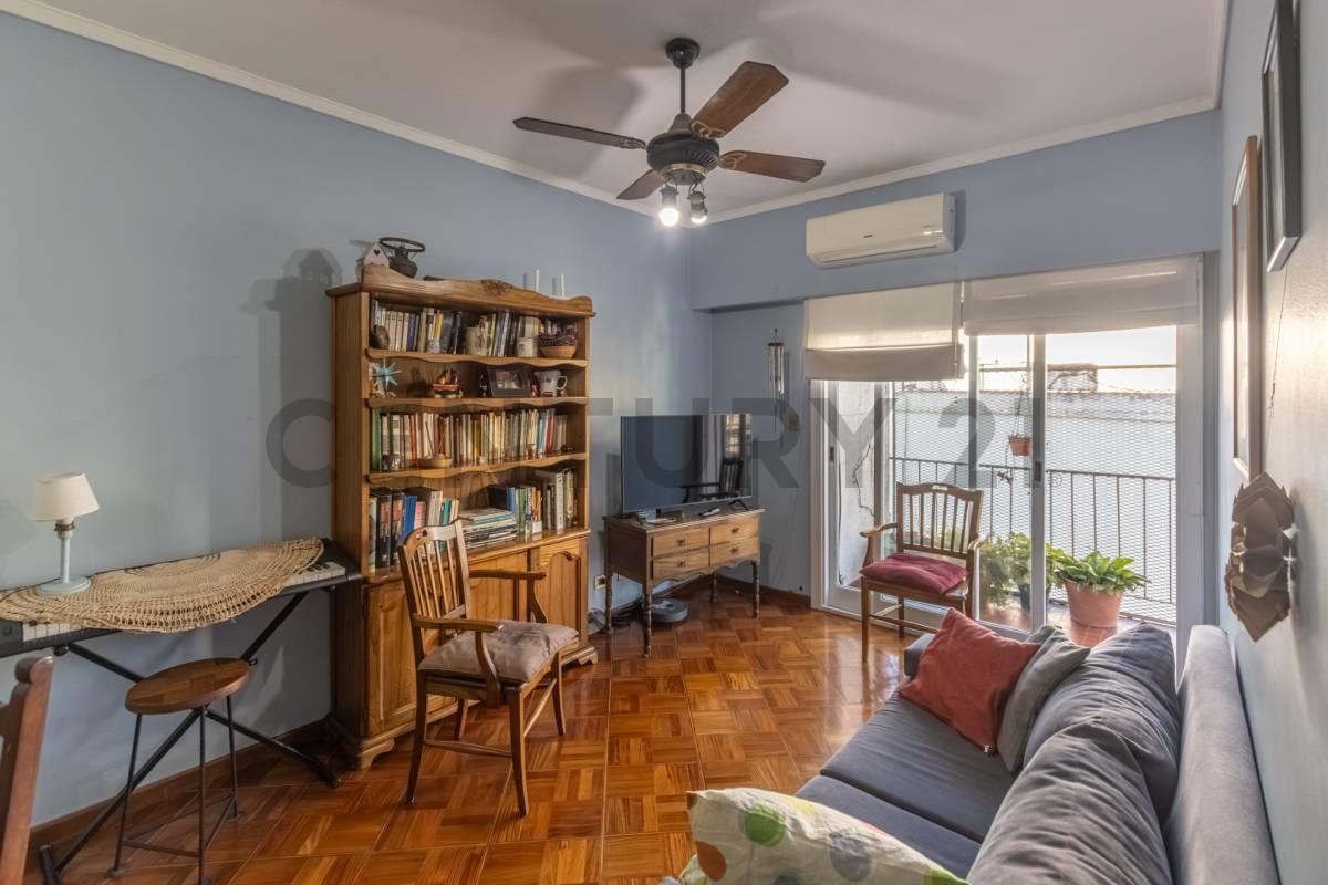 Venta Departamento 3 Ambientes con Dependencia Balcón Baño ,Toilette y Baulera en Caballito — foto 1