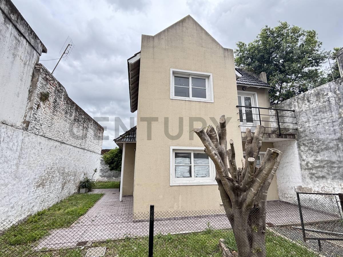 Dúplex con gran parque privado en entorno verde de Turdera — foto 1