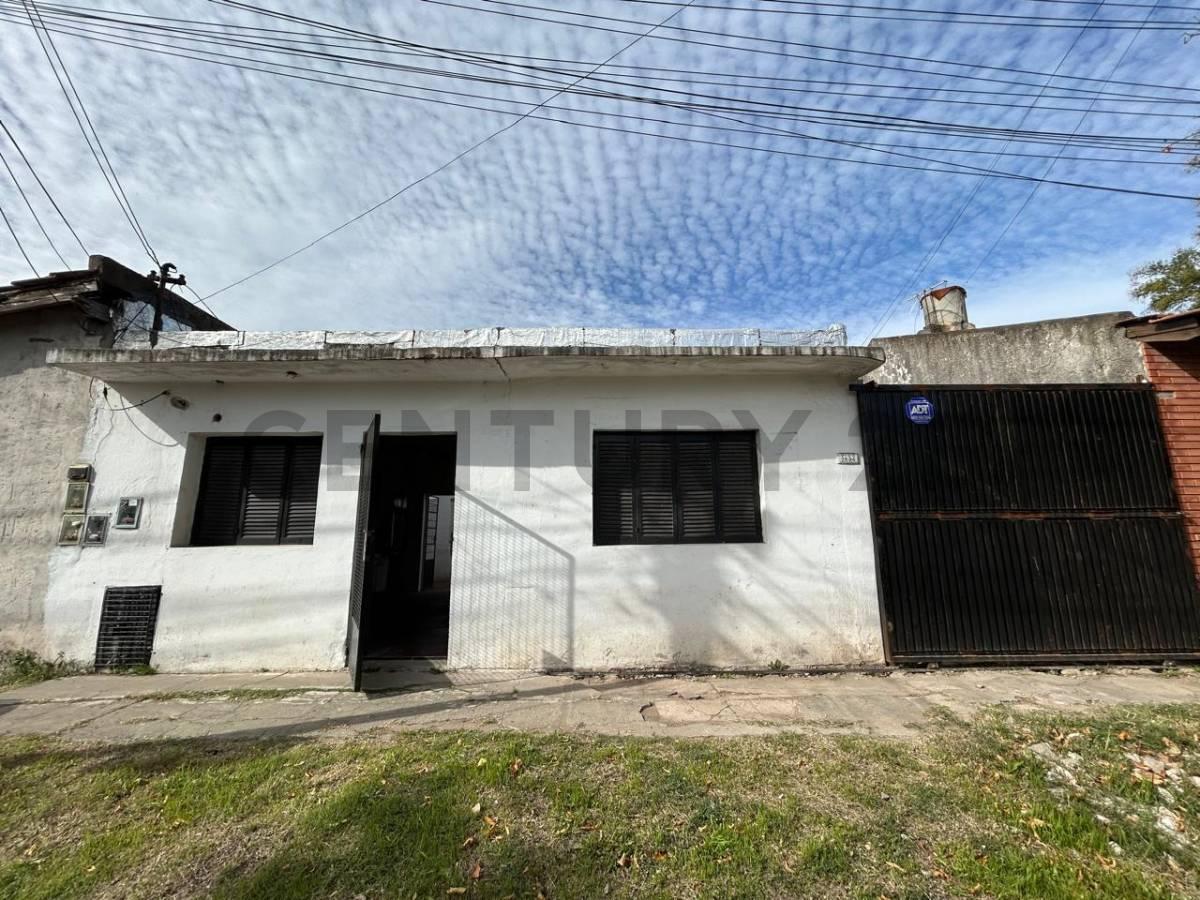 VENTA CASA TRES AMBIENTES HURLINGHAM — foto 1