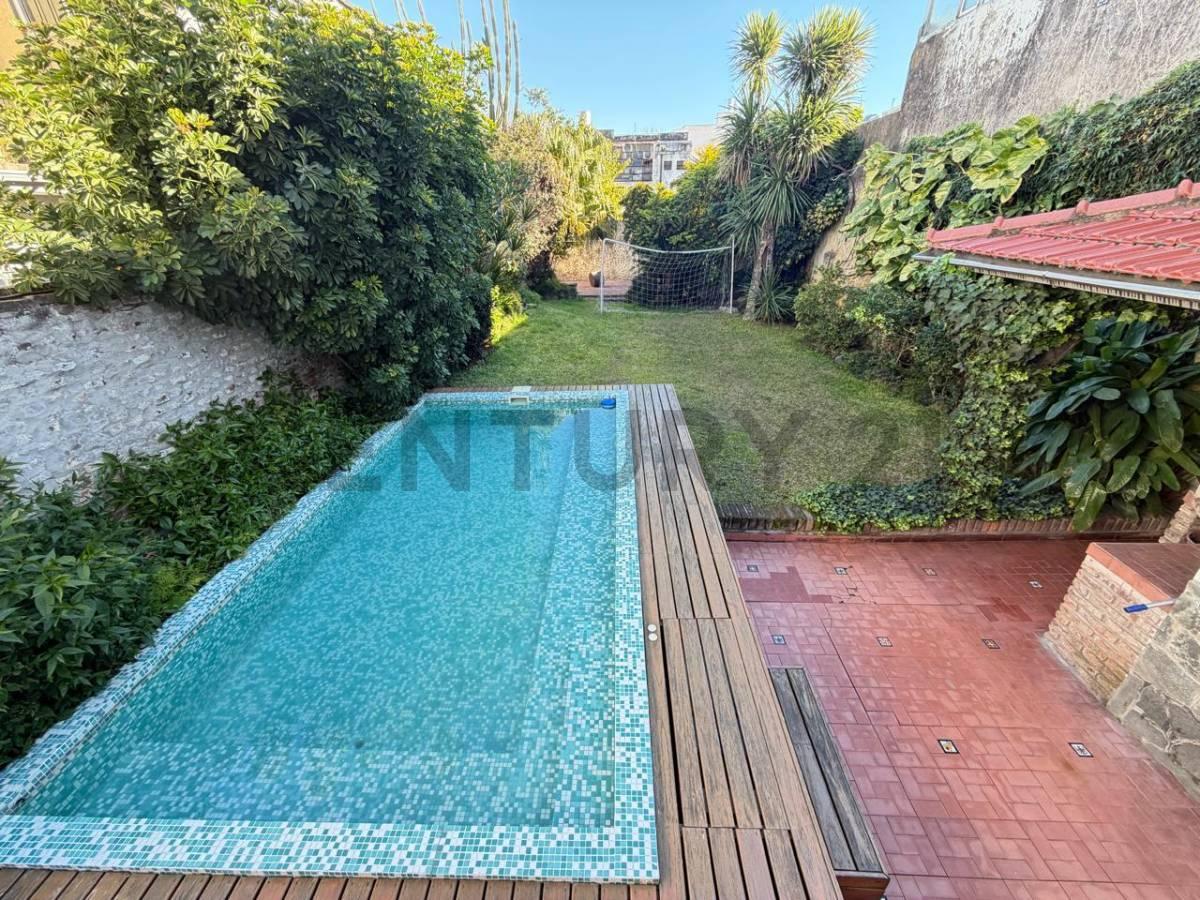 VENTA CASA 6 AMBIENTES CON COCHERA Y PARQUE CON PILETA EN FLORESTA — foto 1