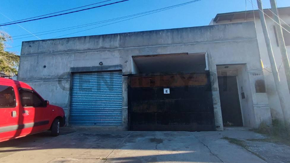 Casa 4 dormitorios con Local independiente en Villa Elvira — foto 1