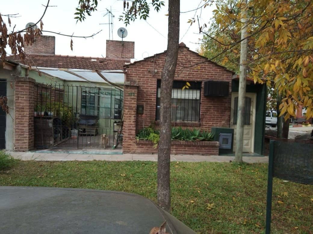 VENTA DE CASA EN LISANDRO OLMOS UBICACION IDEAL CON SALIDAS A RUTA 36 Y AVENIDA 44 — foto 1