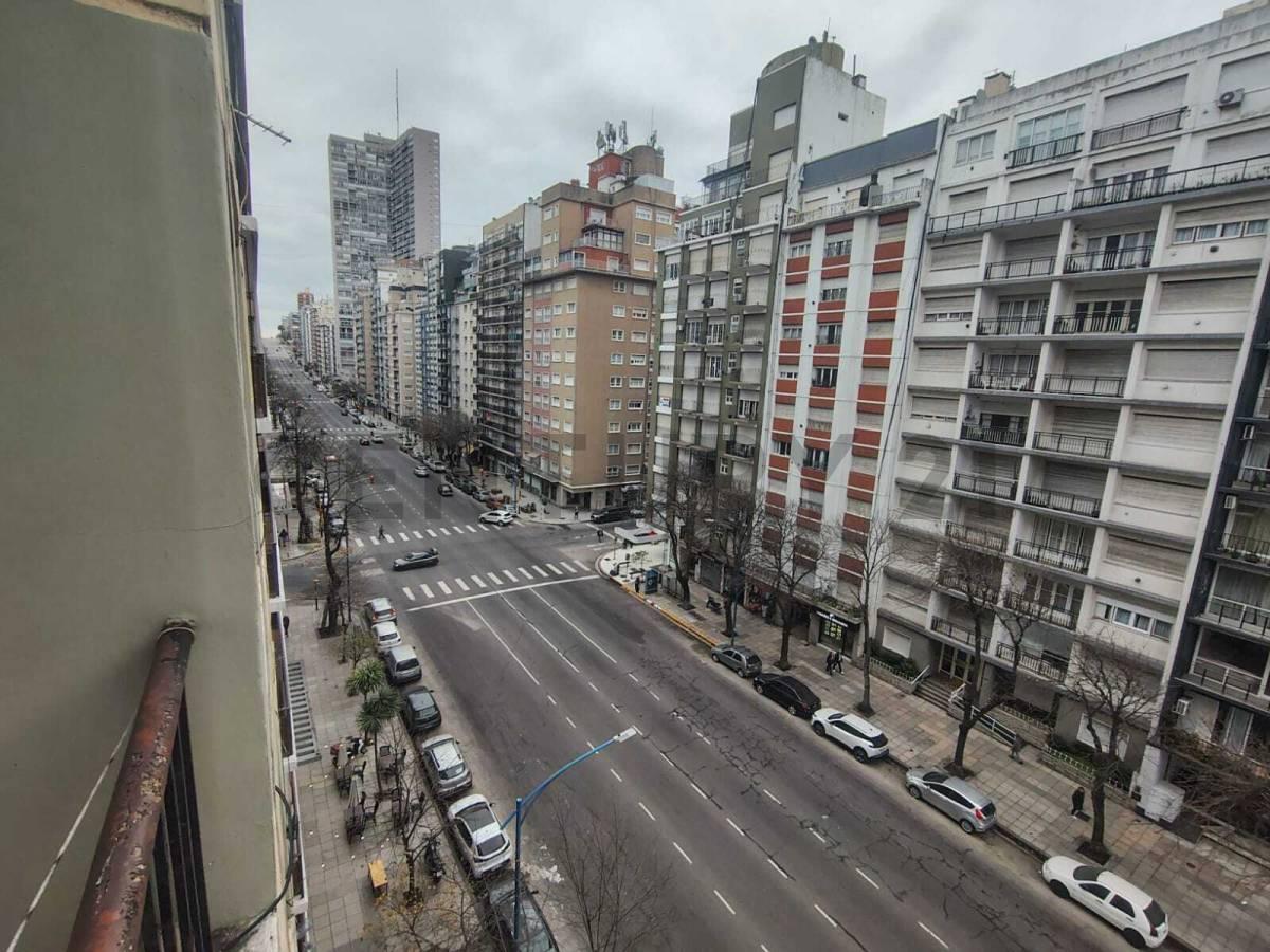 Departamento 2 Ambientes al Frente sobre Av. Colón — foto 1