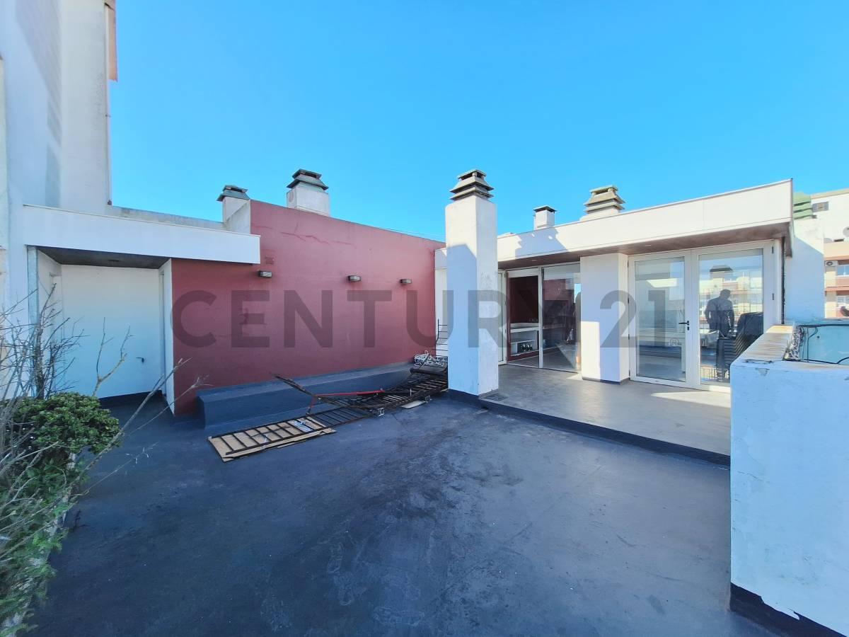 Departamento 3 ambientes con quincho y terraza zona La Perla — foto 1