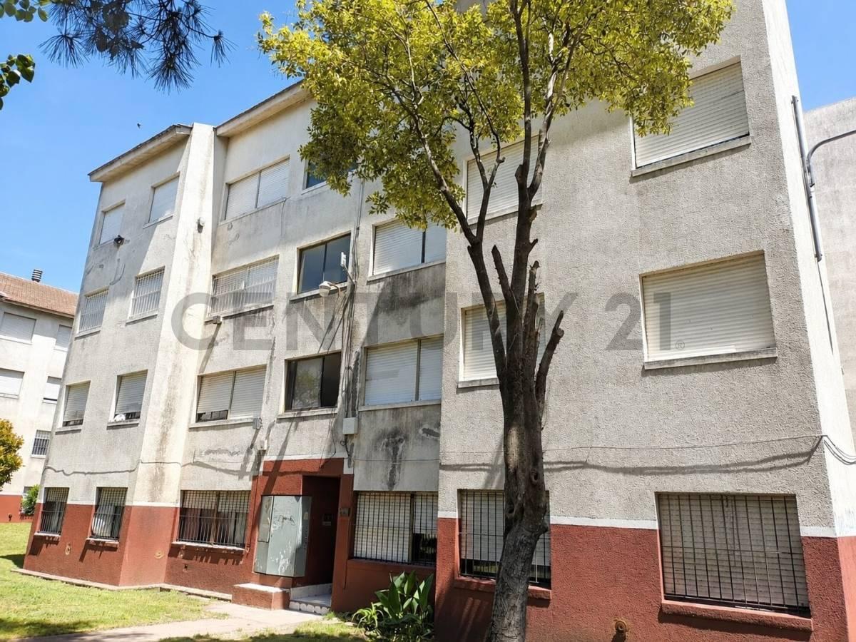 Departamento 3 Ambientes con Cochera Descubierta | Barrio Belisario Roldán — foto 1