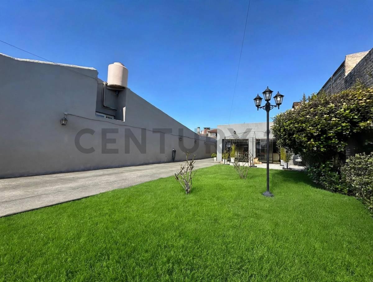 Casa nueva 4 ambientes con gran parque zona Pinos de Anchorena en una planta — foto 1