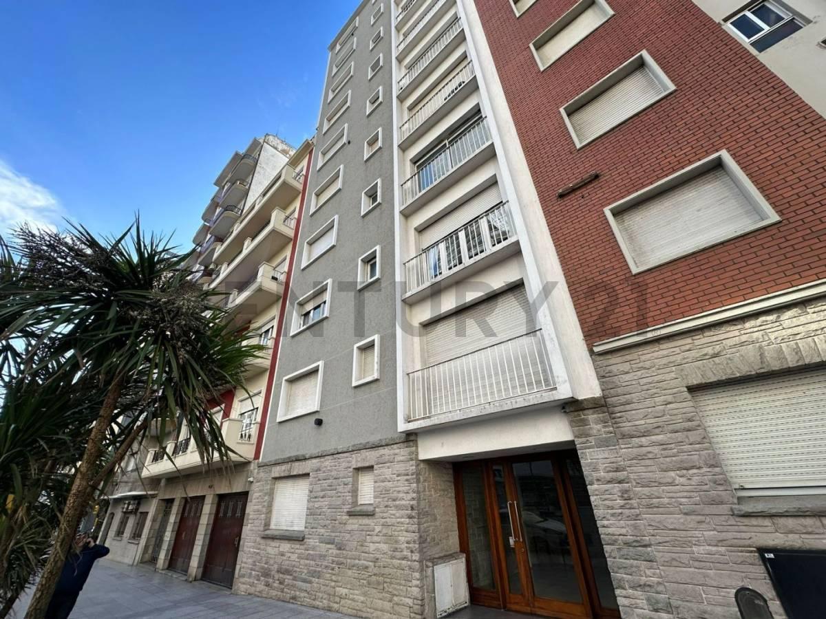 Excelente Departamento de 3 ambientes sobre Avenida Colon ID — foto 1