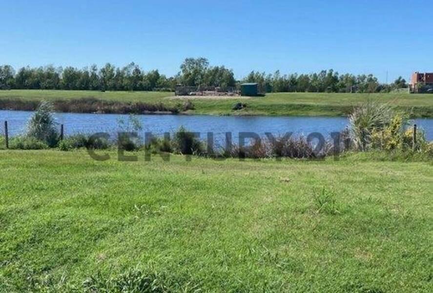 VENTA LOTE AL LAGO EN NAUDIR — foto 1