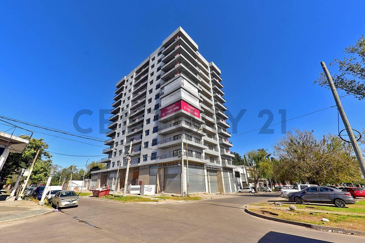 VENTA DEPTO 3 AMBIENTES CON BALCON Y COCHERA EN SAN MARTIN. — foto 1