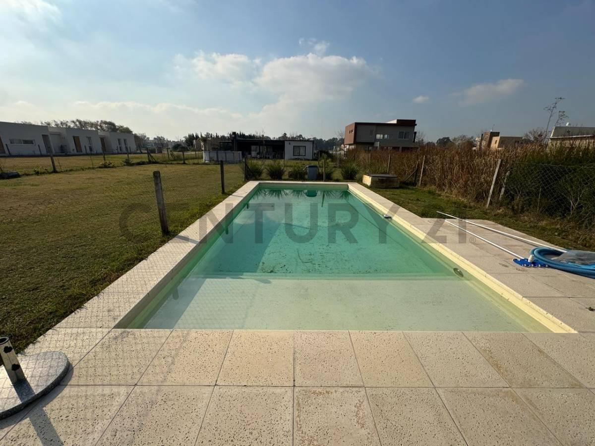 VENTA CASA 4 AMBIENTES CON PILETA SANTA ISABEL 2 — foto 1