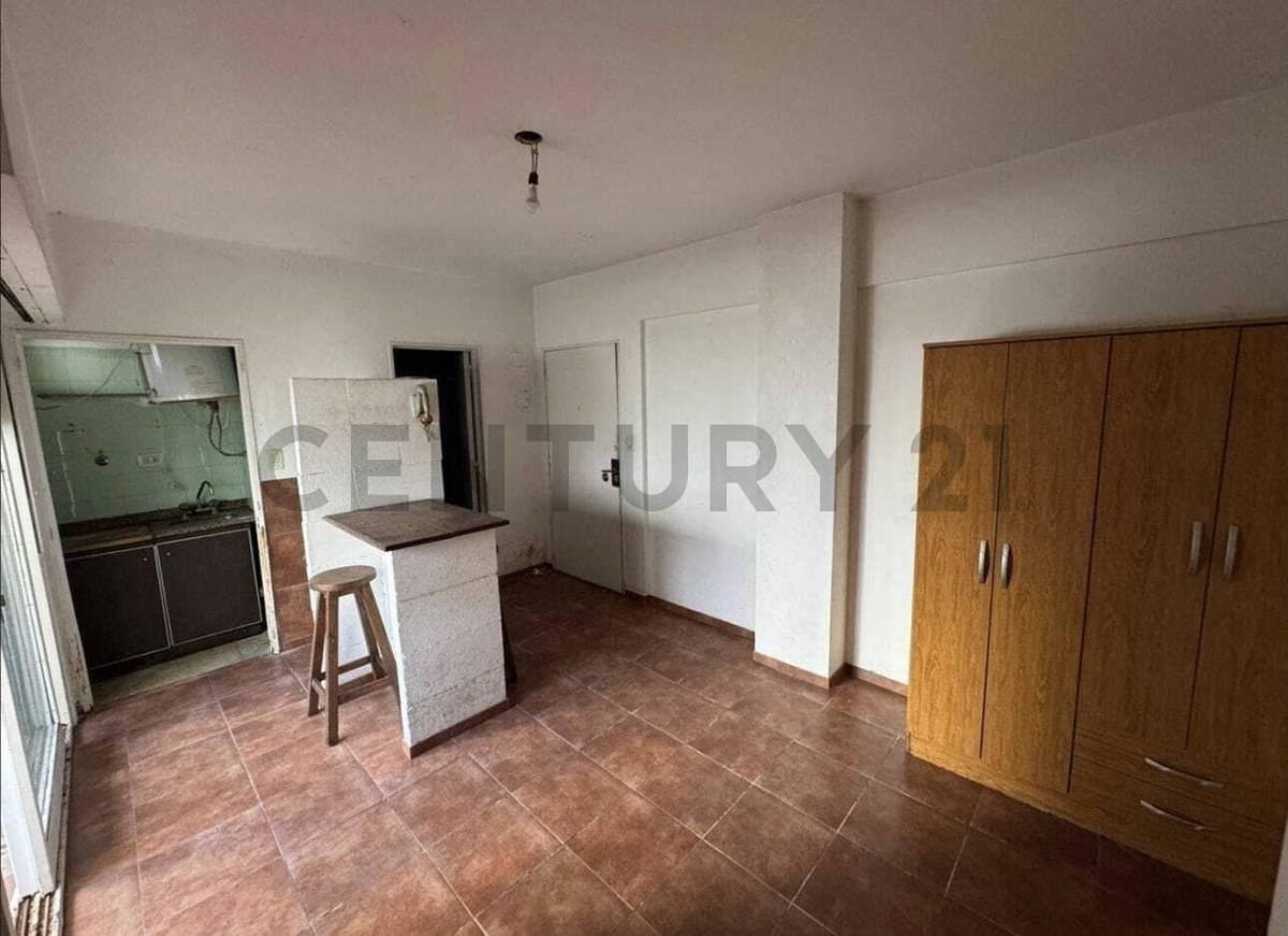 VENTA MONOAMBIENTE EN CONSTITUCION A RECICLAR — foto 1