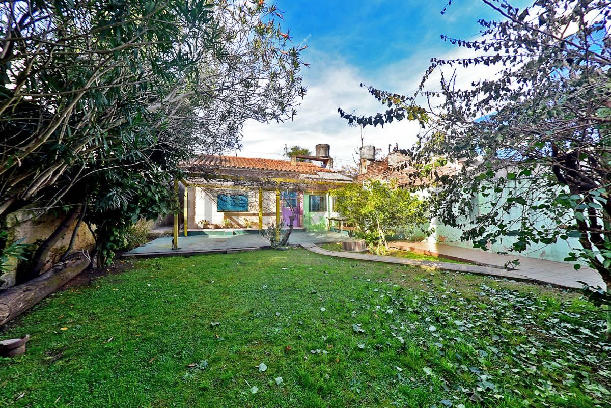 VENTA CASA 3 AMBIENTES CON PATIO EN MORÓN APTA CRÉDITO — foto 1