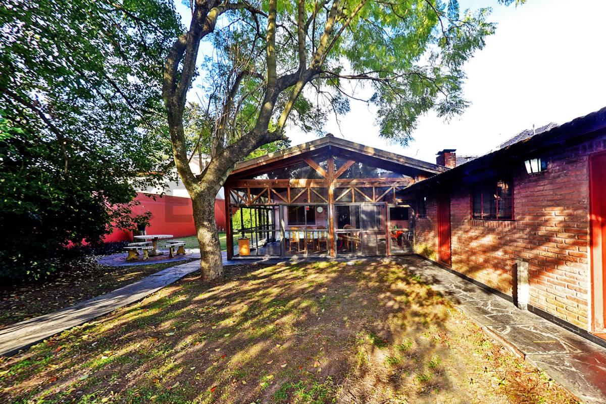 VENTA CASA 4 AMBIENTES AMPLIO JARDIN Y PILETA EN ITUZAINGÓ — foto 1