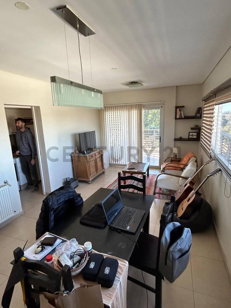 Venta de amplio departamento en Rafaela — foto 1