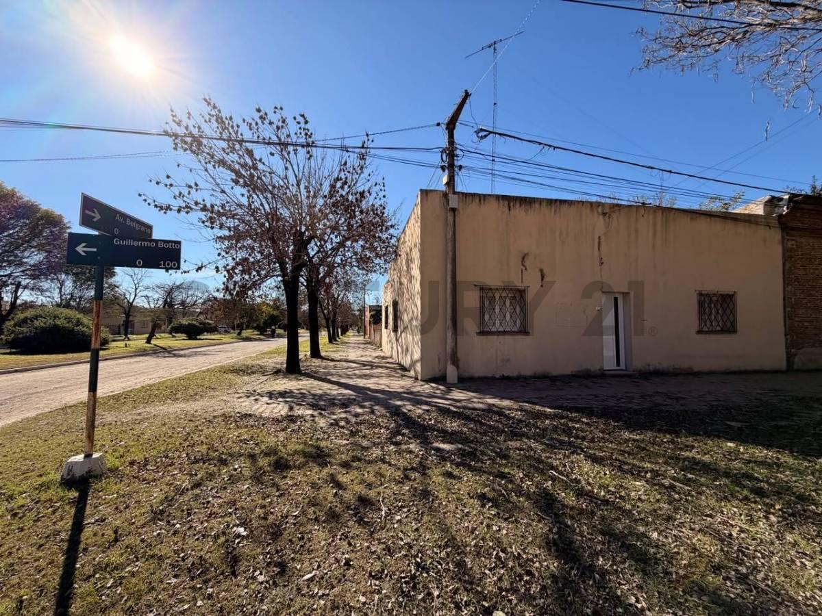 VENTA DE CASA Y LOCAL COMERCIAL EN LEHMANN - FRENTE A LA PLAZA — foto 1