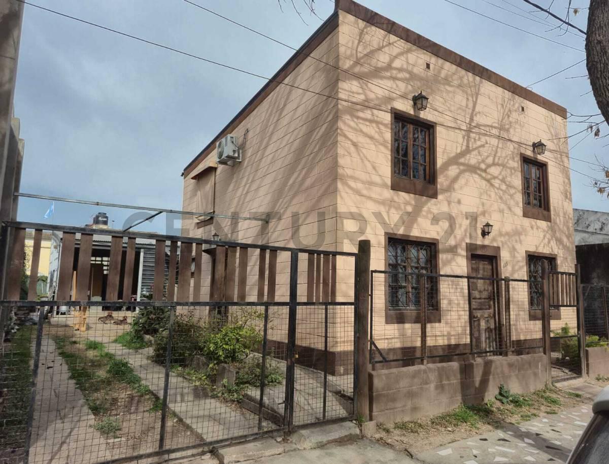 Se vende casa con galpón en Rafaela — foto 1