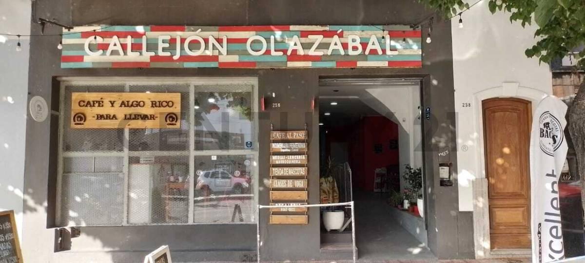ALQUILER LOCAL sobre Av. 7 frente a Plaza Olazábal | 255 m² | Vidriera | — foto 1