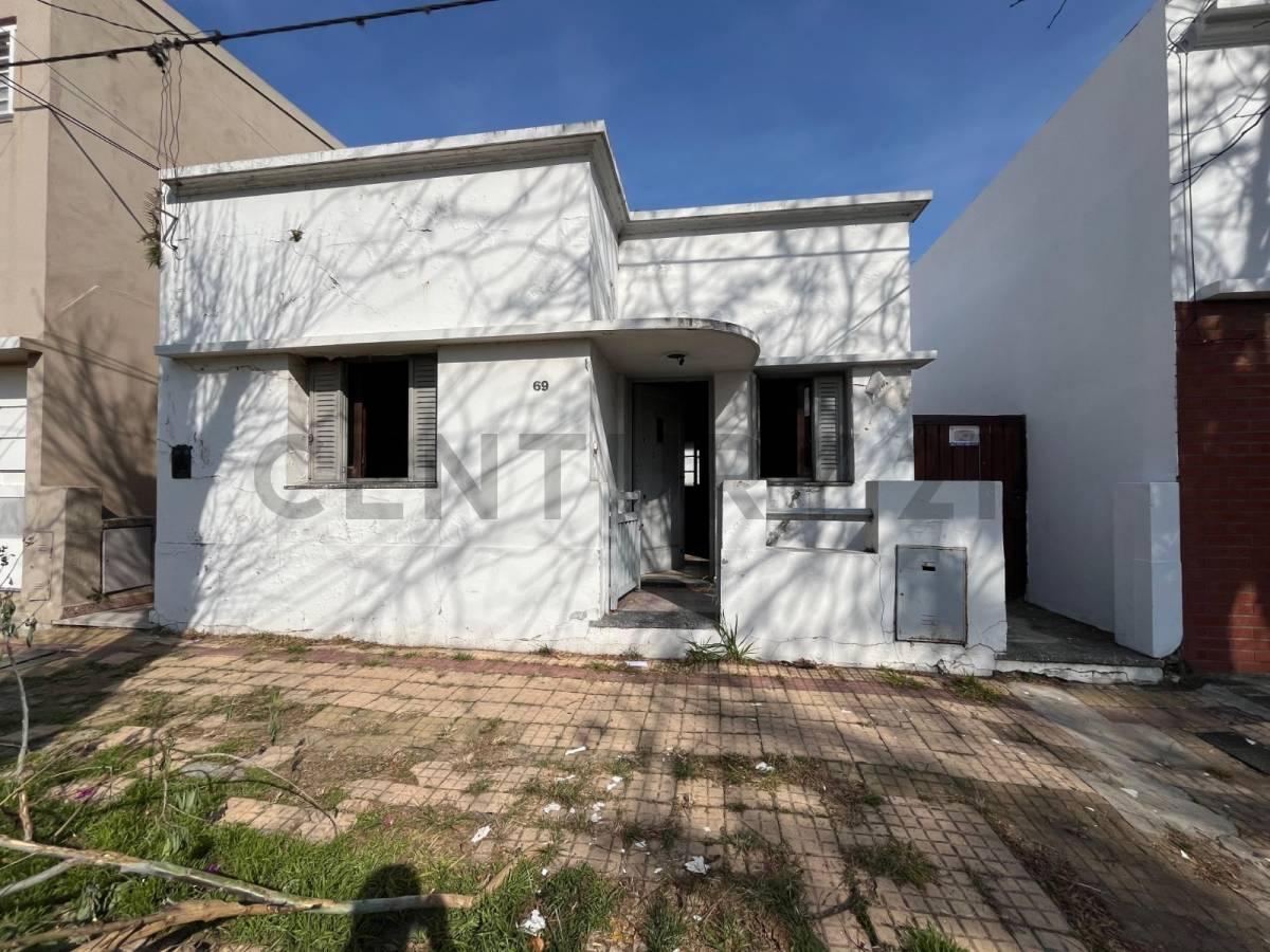 CASA de 2 dormitorios a refaccionar + Duplex de 1 dormitorio — foto 1