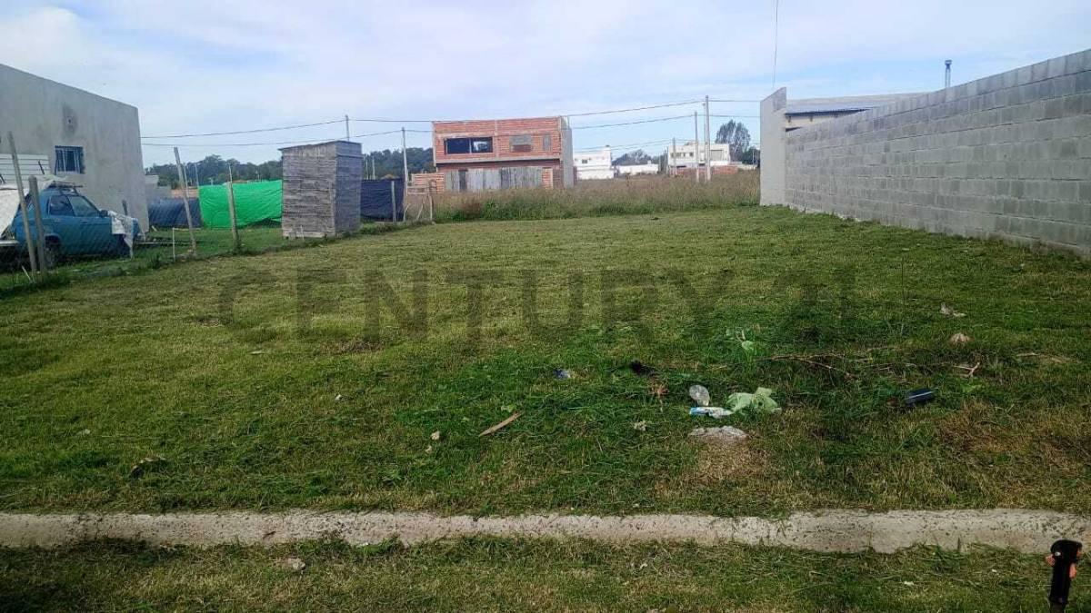 SE VENDE TERRENO, BARRIO LAS CORTADERAS, LA PLATA — foto 1