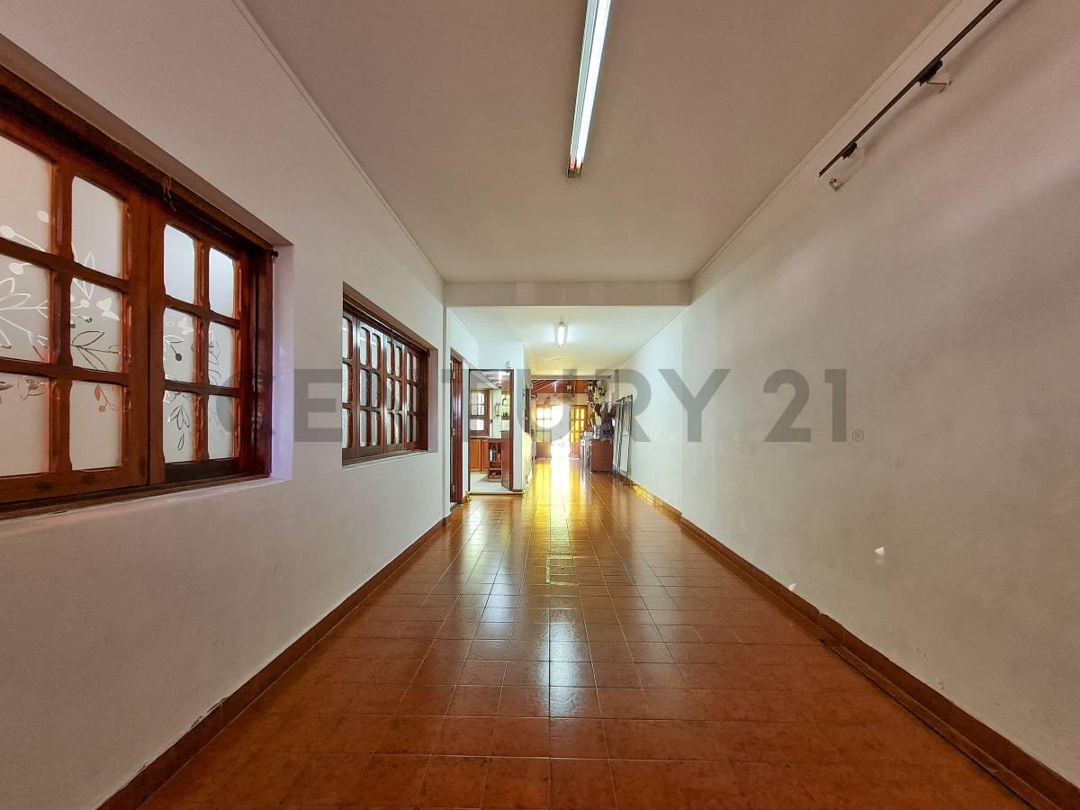 Casa de 3 dormitorios con parque en La Plata (casco) — foto 1