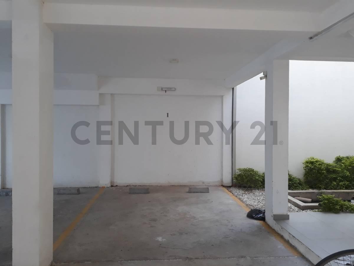 Venta de Cochera en Av. Freyre y Juan de Garay — foto 1